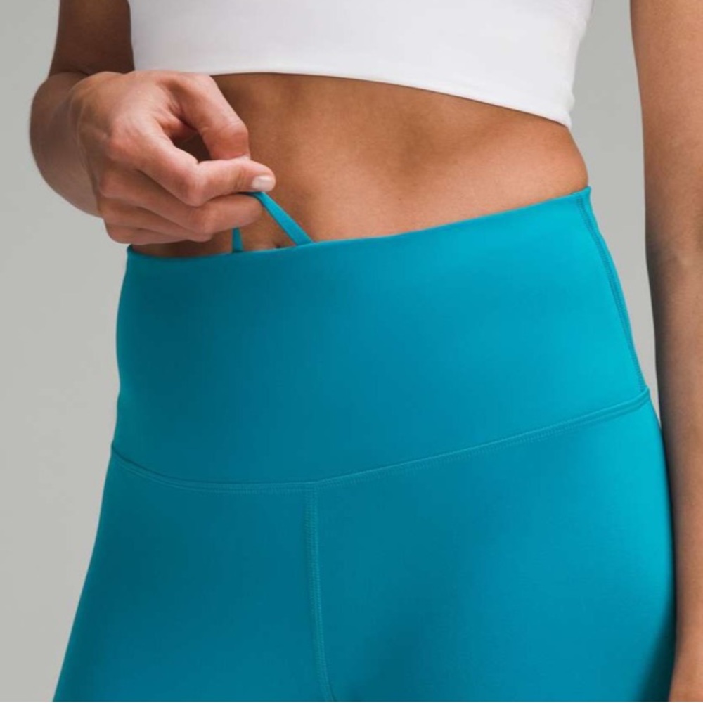 Lululemon Wunder Train High-Rise Crop in Blue size 4 - Picture 4 of 10